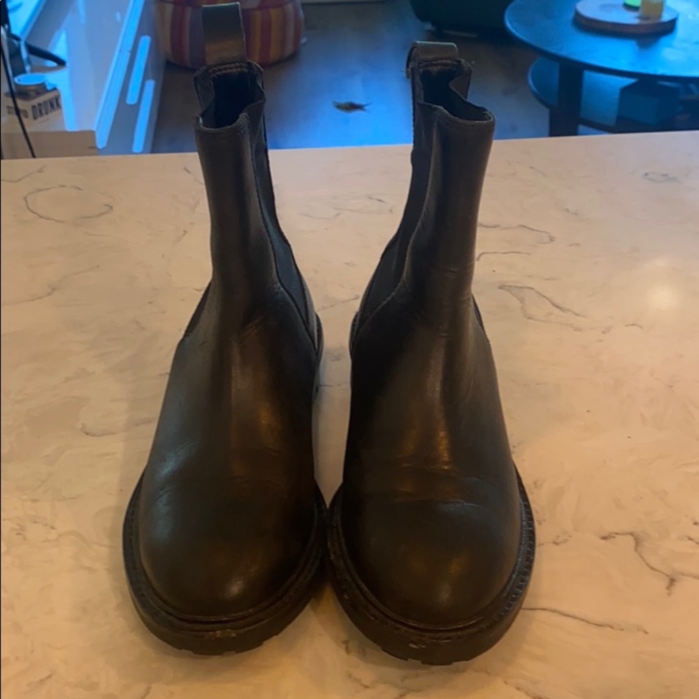 Black fall boutique booties